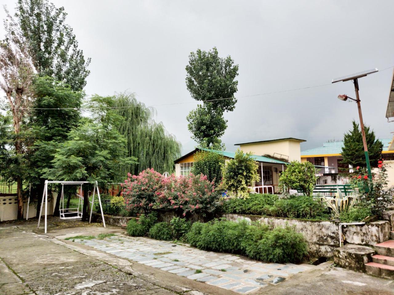 Pops Resort Palampur Exterior photo